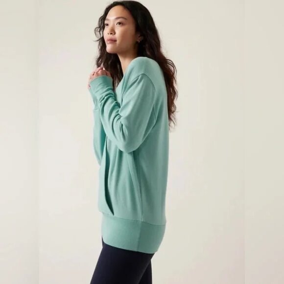 NEW Athleta Wintergreen M Purana V Neck Wrap Sweatshirt Sweater - Picture 4 of 8